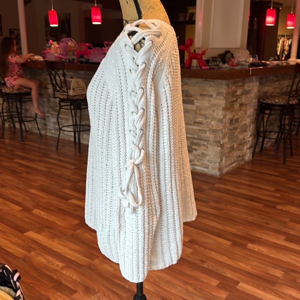 Venus size medium white v neck sweater with lace up details on sleeves - Picture 2 of 4